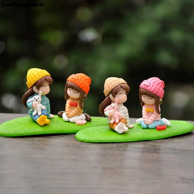 

1Pair Cute Cartoon Lawn Girl Hand-Run Model Vehicle-Mounted Micro Landscape Plastic Crafts DIY Desktop Decoration Toy Ornament