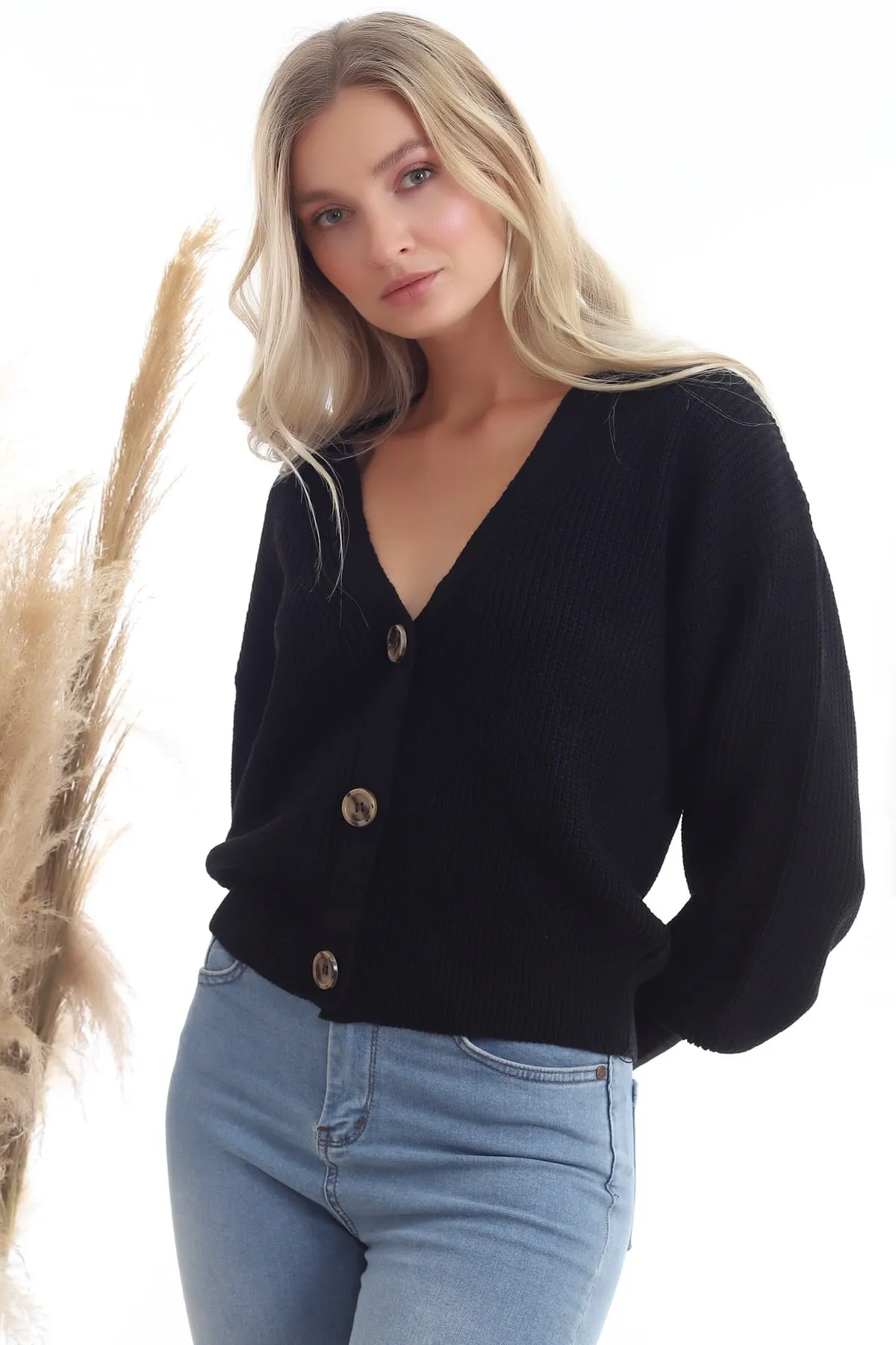 

Women's Cardigan Black 3-Button V-Neck Casual Knitted Quality Fashion Cardigan Sweaters Loose Sweater Jumper