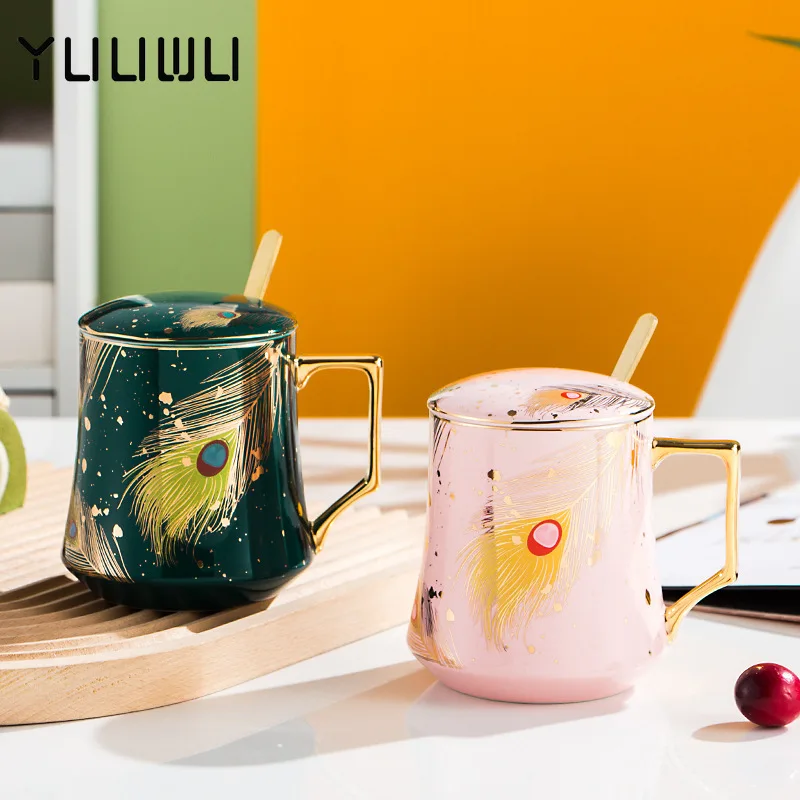 

Luxury Peacock Feather Ceramic Mug Spoon with Cover Coffee Cup New Year Mugs Cups and Mugs Drinkware Mug for Tea Original Beer