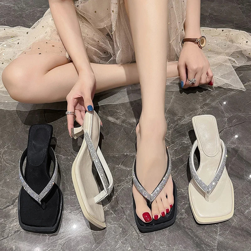 

Женские резиновые шлепанцы на квадратном каблуке, для бассейна