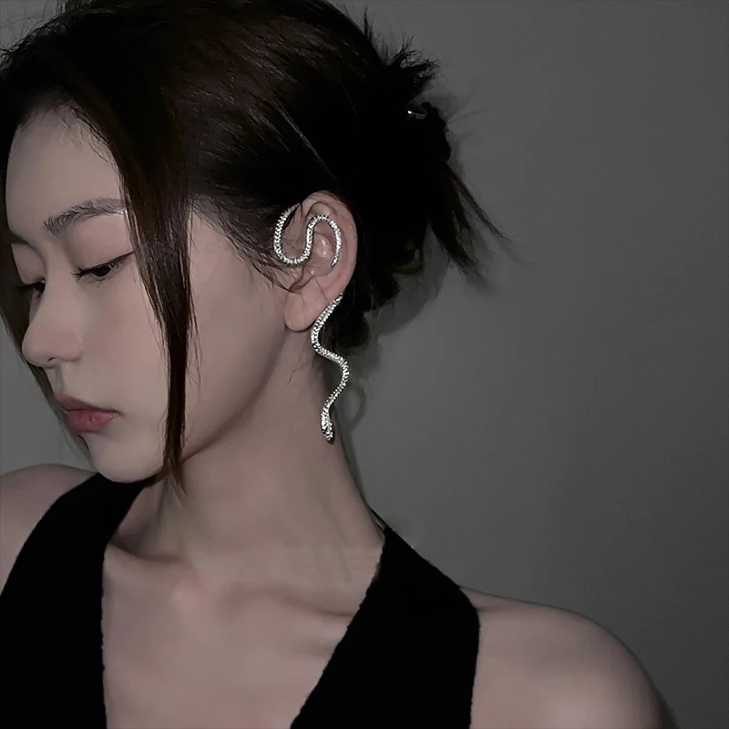 

Змея из алмазов-образные серьги для женщин, высококачественные серьги с ощущением индивидуальности лесства светильник Роскошные темперам...