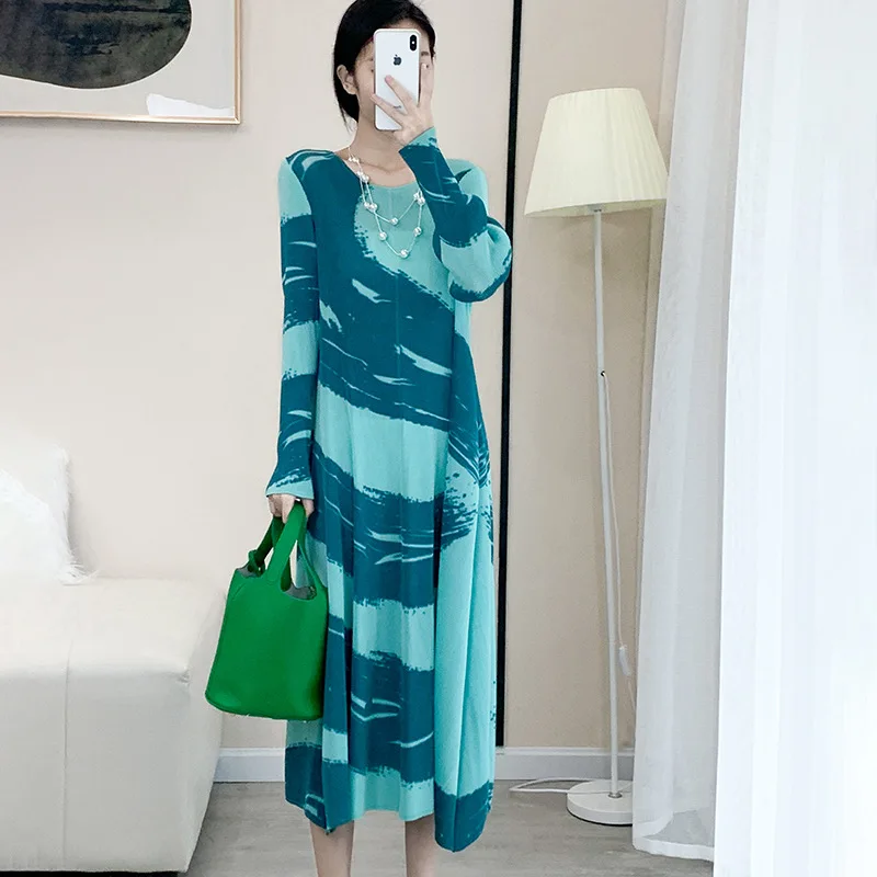 

Miyake Pleated Dress for Women 2022 Autumn New Fashion Printed Draping Effect round Neck Long Sleeve Mid-Length Dress Women