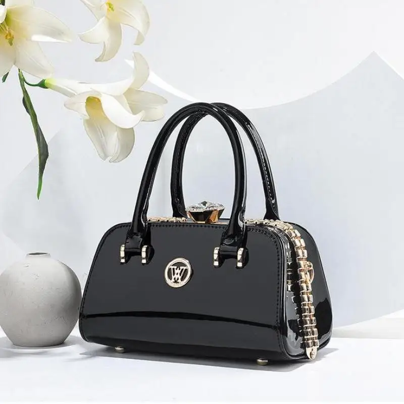 

Luxury Women Hand Bags Metal Frame Rhinestone Designer Handbags Patent Leather Shell Bag Clip Big Crystal Diamond Evening Clutch