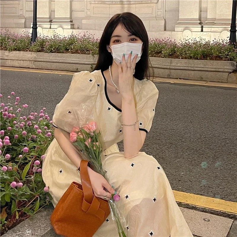 

Платье женское ТРАПЕЦИЕВИДНОЕ с завышенной талией и шнуровкой