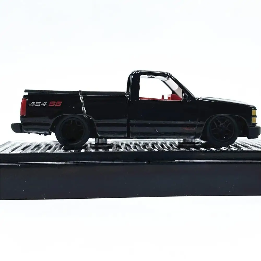 Пикап M2 1/64 1992 C1500 SS 454 черный из литого сплава Модель автомобиля коллекционный