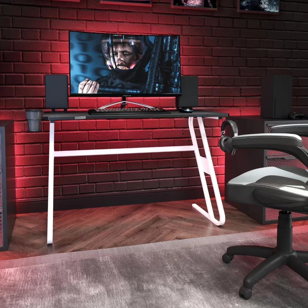 

Белый игровой эргономичный стол с держателем для чашки и фотографией