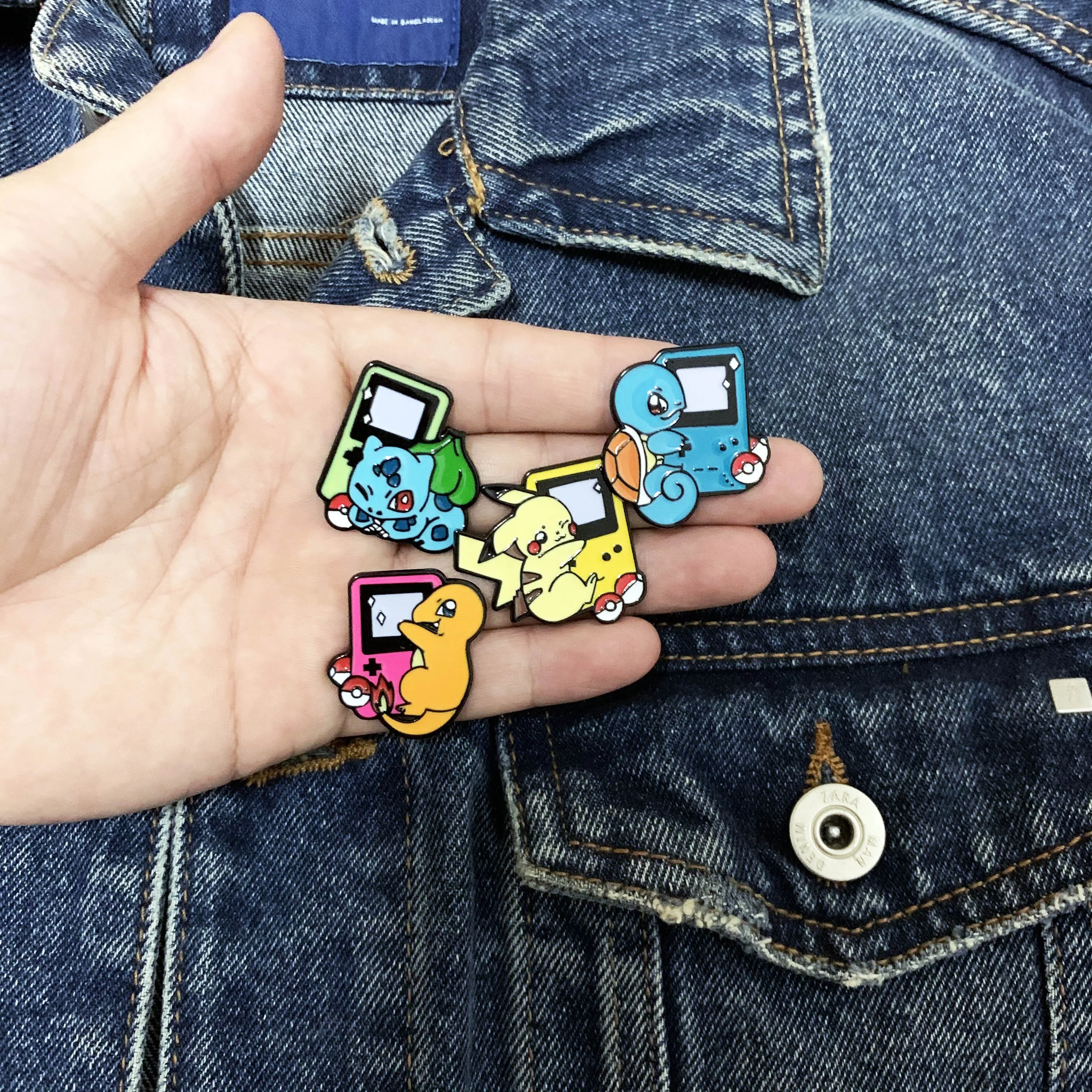 Анимационный фильм Pokemon Badge Pikachu Эмалированная булавка симпатичный японская игра Значок-шпилька Животное для фанов и друзей Оптовая продажа.