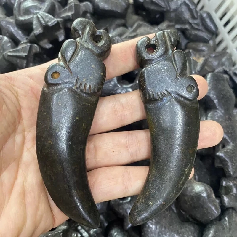 Старинный китайский Хуншань культура ручная резьба амулет тигровый зуб