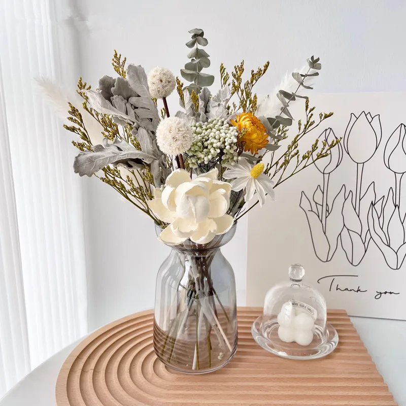 Натуральная пампасная трава с цветами