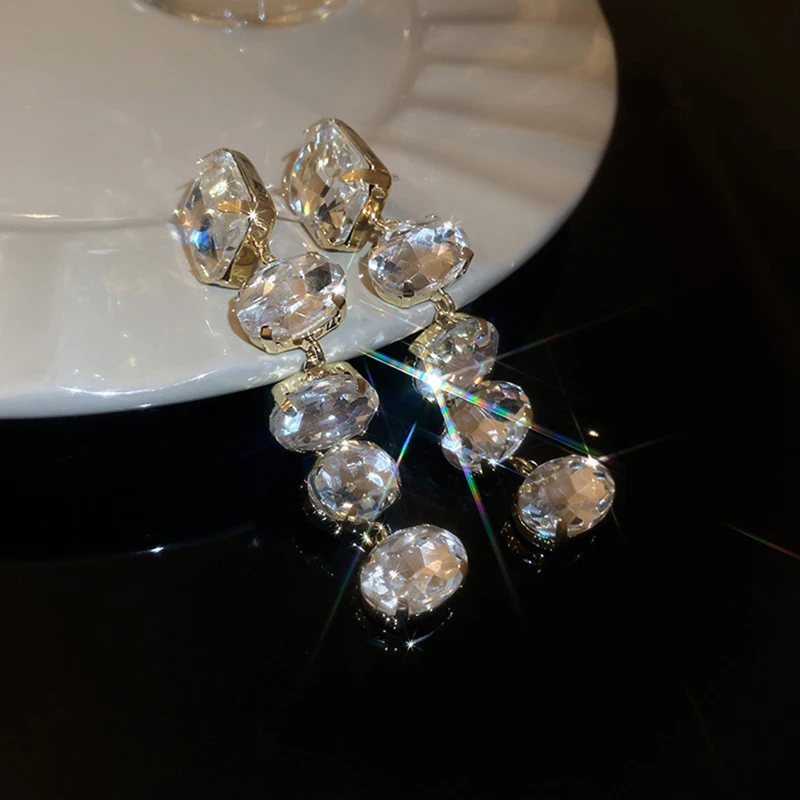 

New Luxury Geometric Square Crystal Dangle Earrings Exaggerated Full Rhinestone Long Tassel Earrings for Women Statement Jewelry