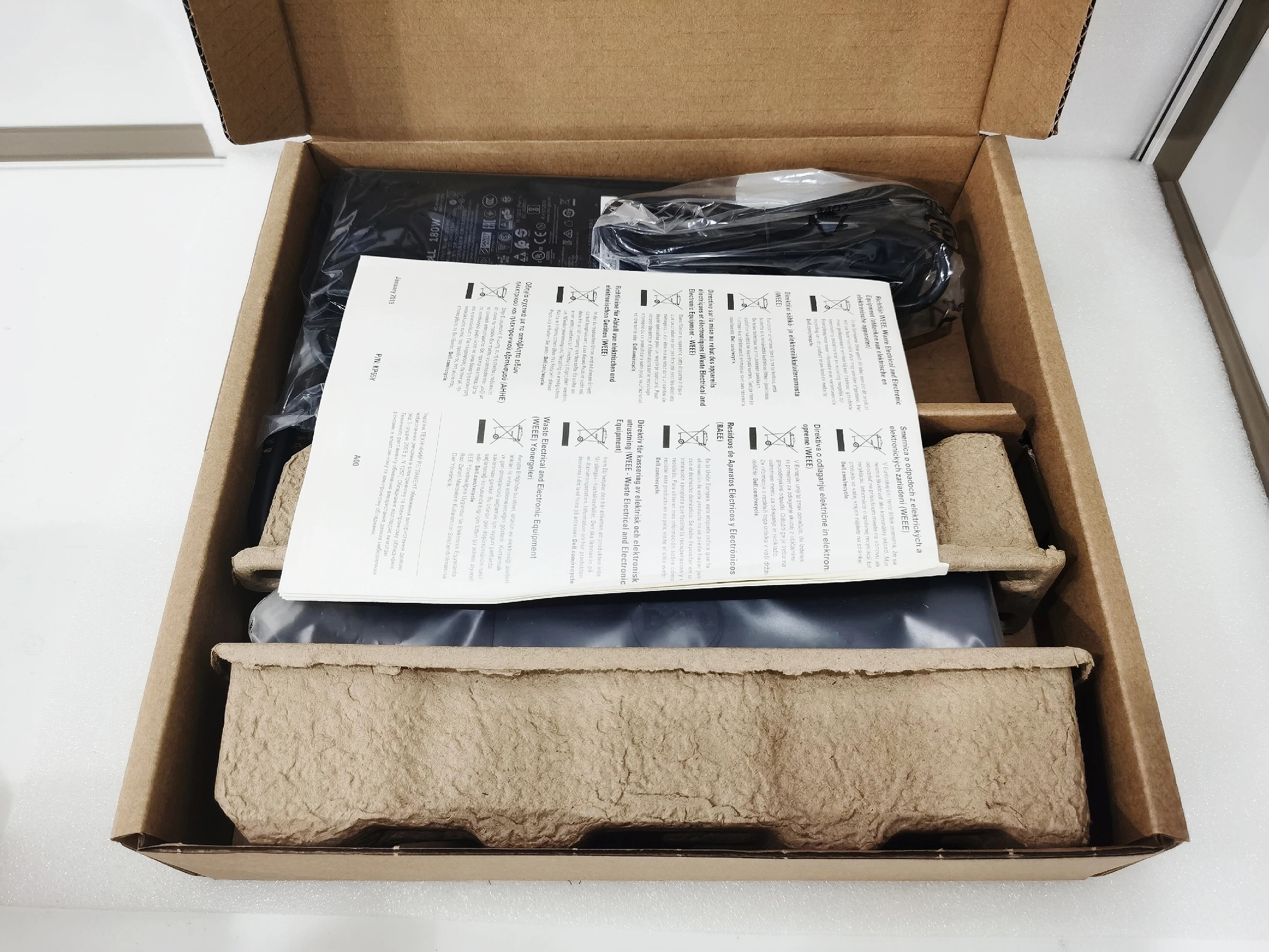 WD19S с адаптером 180 Вт для порта дисплея Dell Wired USB 3.2 Gen 2 (3.1 2) Type-C Совершенно новый в