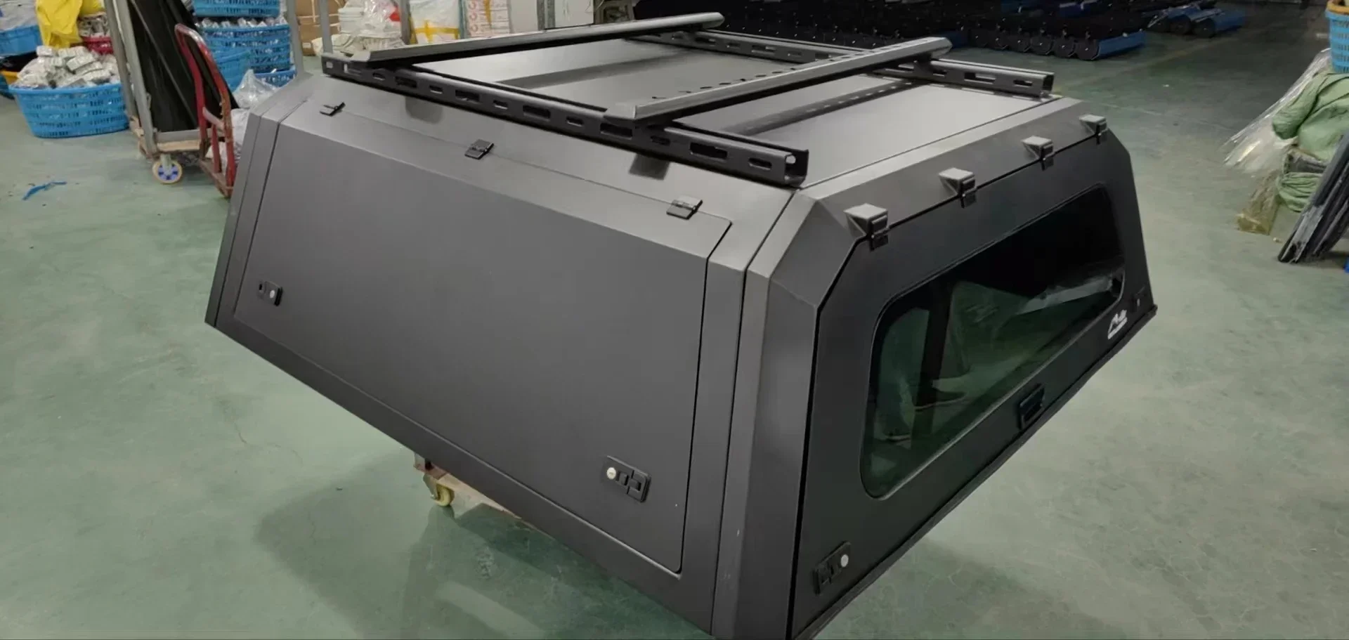 Great Wall Poer Wingle5 4x4 Пикап Палатка на крыше Твердый корпус Алюминиевый навес для