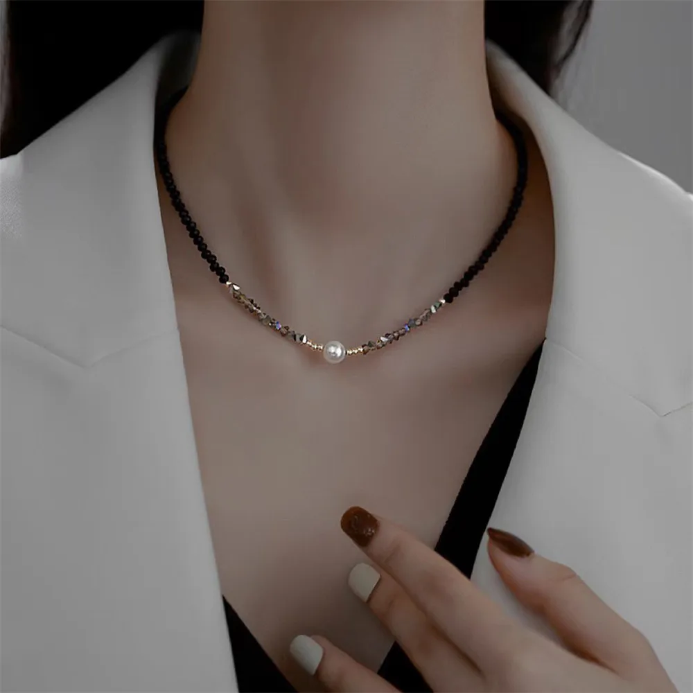 

Black crystal collarbone chain, temperament new 7-8MM nearly round microflaw natural high quality freshwater pearls
