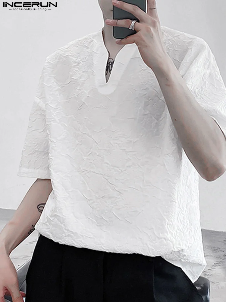 

Футболка INCERUN мужская с V-образным вырезом, однотонная Повседневная рубашка свободного покроя, с коротким рукавом, со складками, уличная оде...