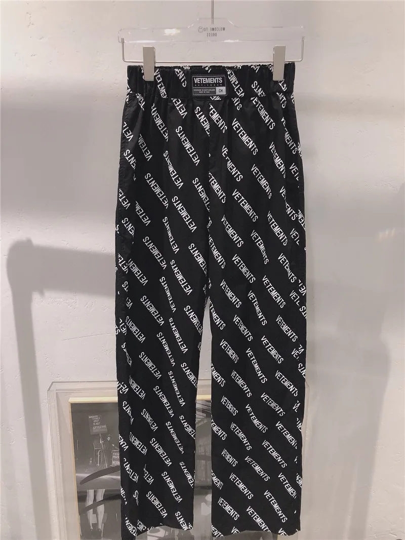 

Брюки унисекс прямые из ткани с логотипом, 2021