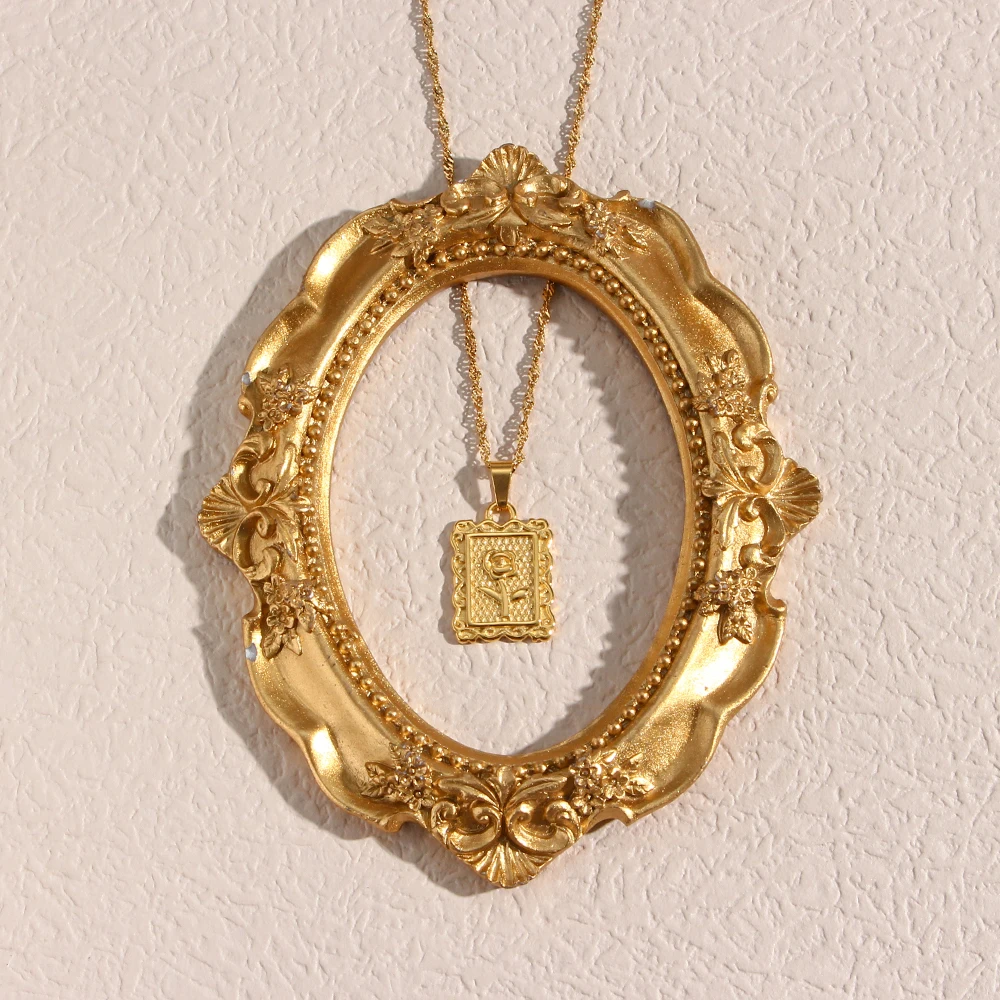 Женское ожерелье с цепочкой элегантное из кулон-фоторамка розовым цветком