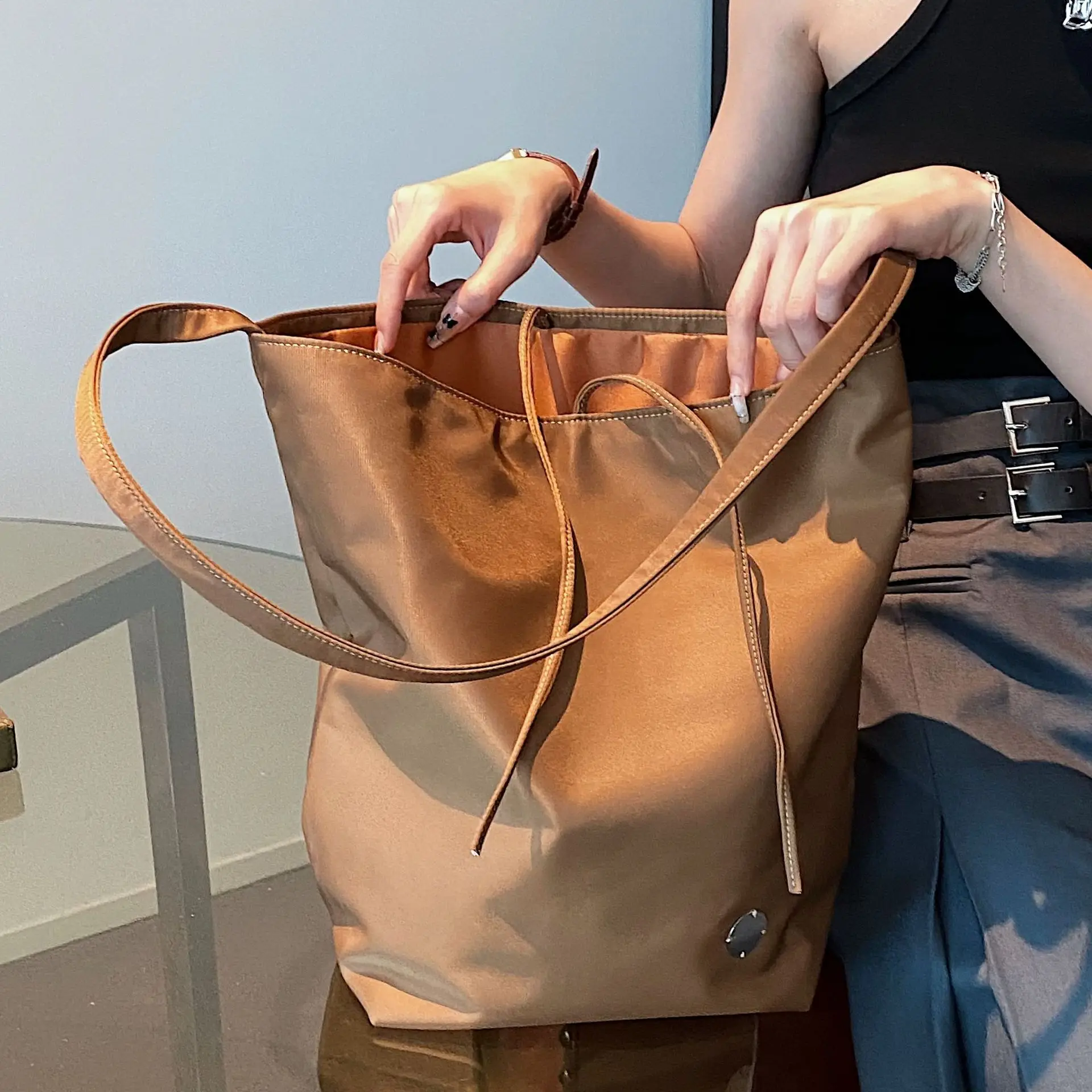 

Корейская повседневная женская сумка-мешок, дорожные сумки, кошелек, простая сумка на плечо, женские вместительные сумки-тоуты, однотонная дорожная сумка