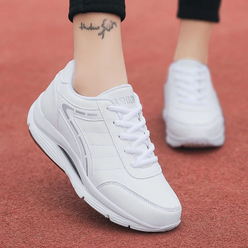 Women Shake Shoes Height Increasing Casual Treckking Sneakers Cushioned Famale Chunky Sneakers