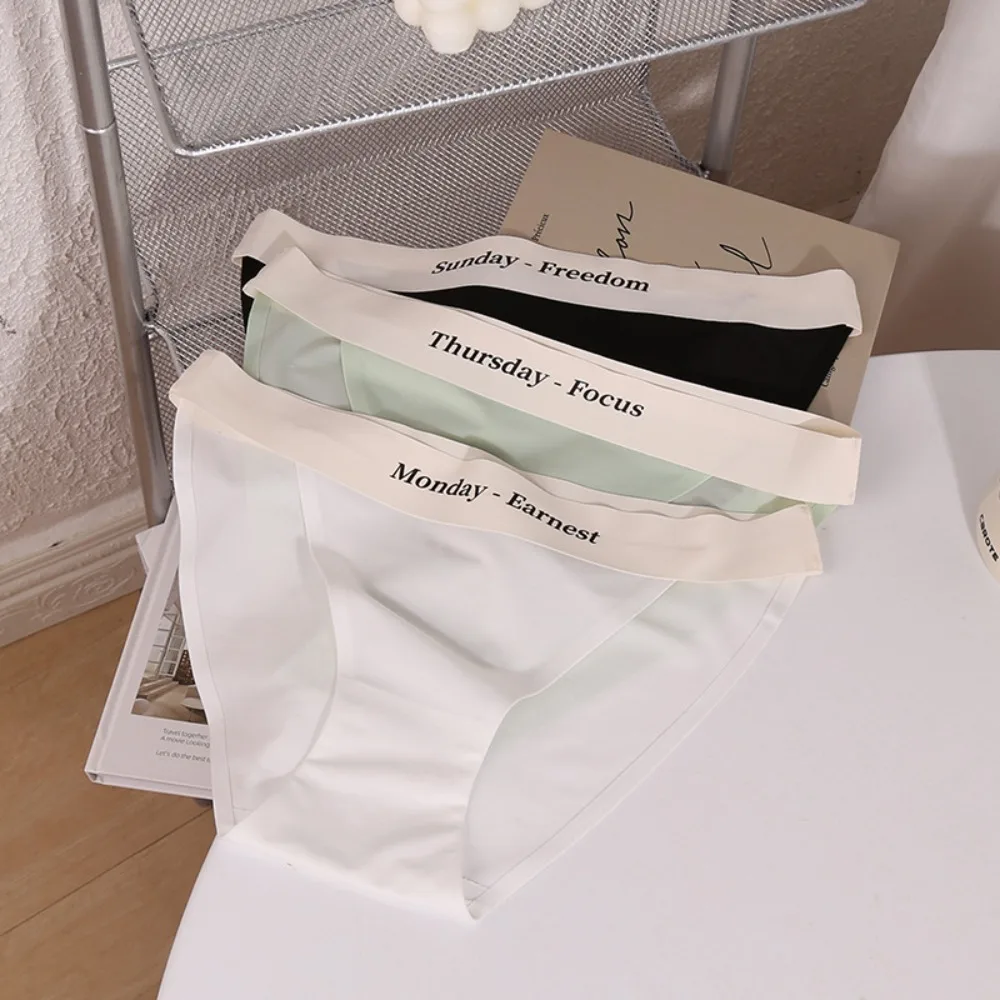 

Breathable Mid-waist Lingeries Lovely Seamless Solid Color Ice Silk Korean Underwear Women Panties Sweet Briefs