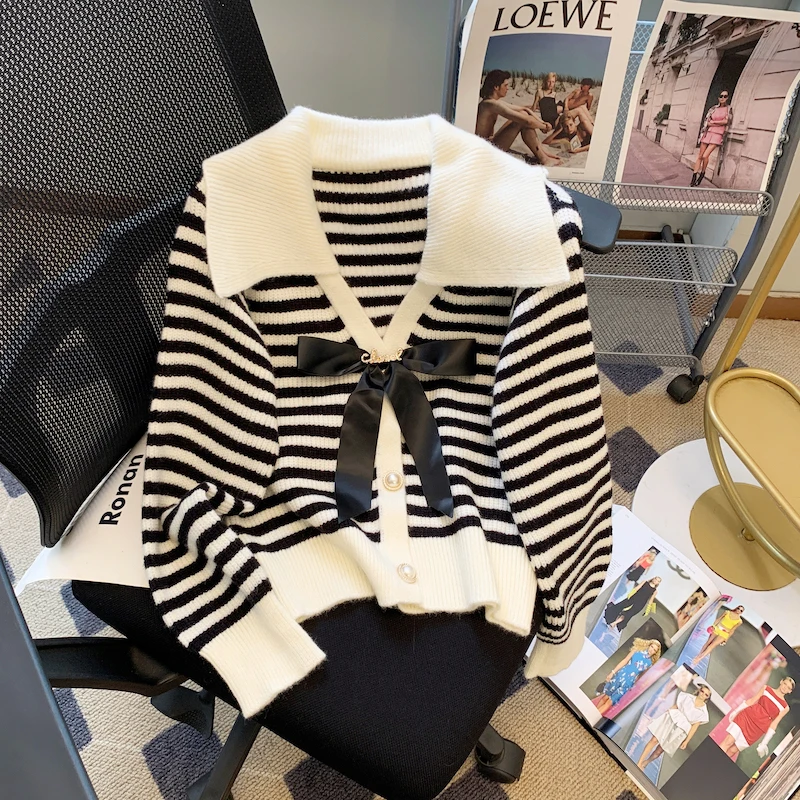 

Women Bowknot Christmas Red Striped Sweater Women Autumn Winter Vintage V Neck Long Sleeve Knitted Cardigan Cropped Tops Jumper