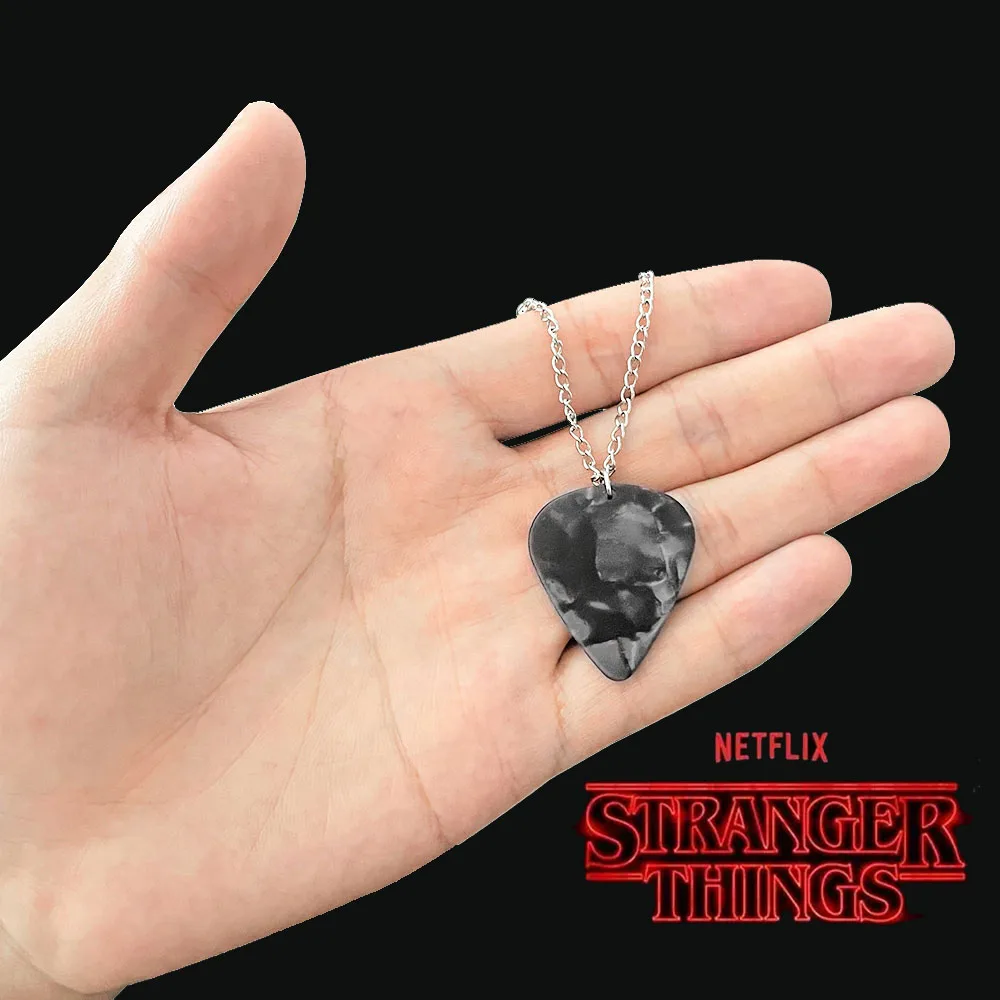 

Eddie Munson Guitar Pick Pendant Necklace Stranger Things Black Geometric Necklace Choker For Women Men Fans Gift Jewelry