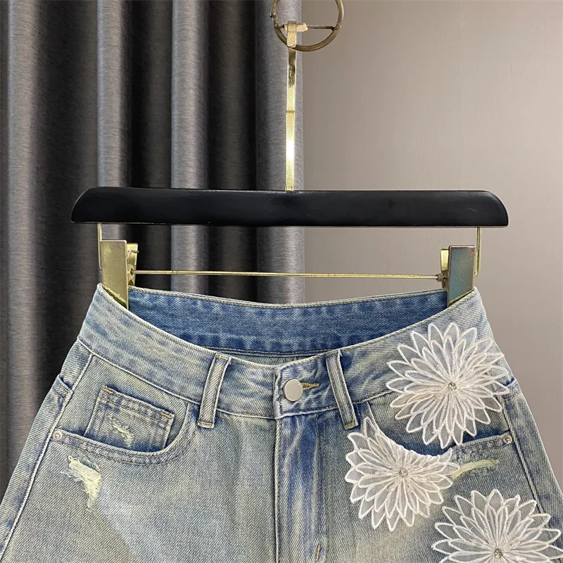 Lace Flower Decorative Denim Shorts Women's Summer 2023 High Waist Straight Niche A- line Slimming Loose-Fitting Hot Pants Tide