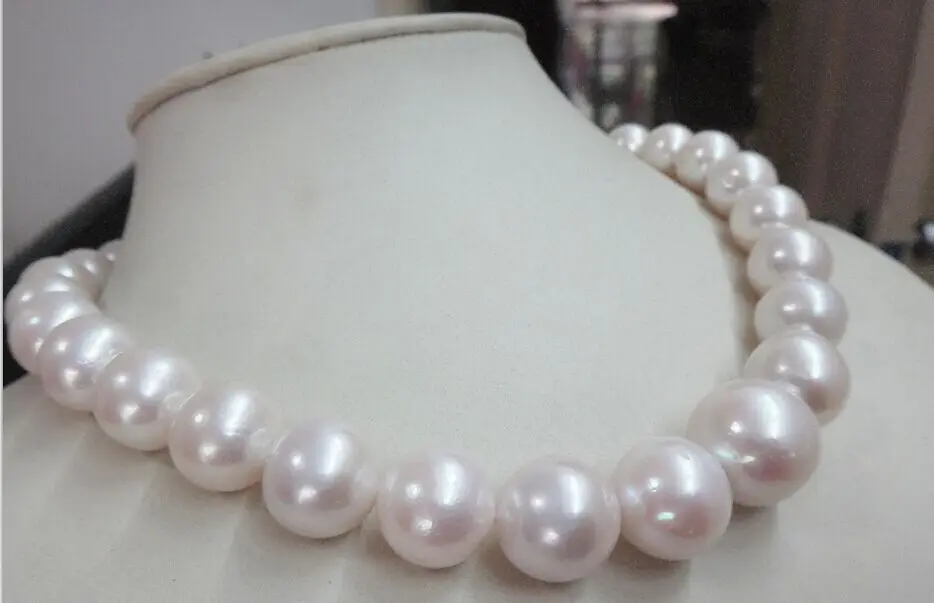 

Gorgeous AAA 11-12mm Round Akoya White Natural Pearl Necklace 14K
