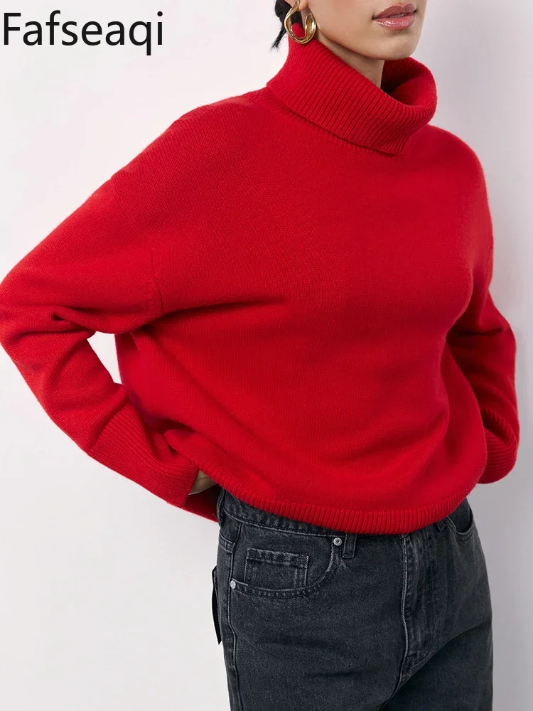 Женский свитер оверсайз однотонный вязаный пуловер с высоким воротником и