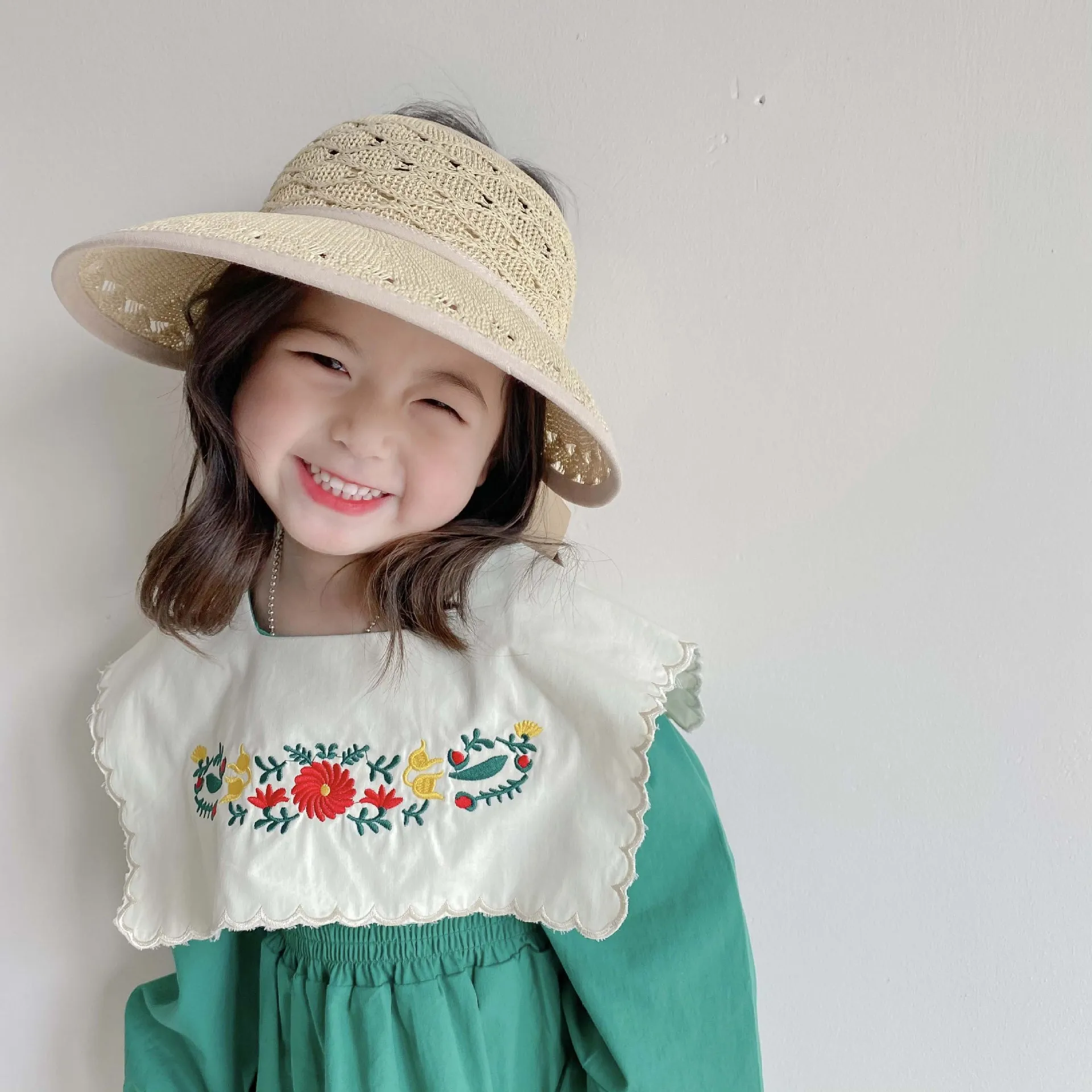 

Summer girls fashion hollow knitted bowknot Sunhats Kids folding pervious Beach hat