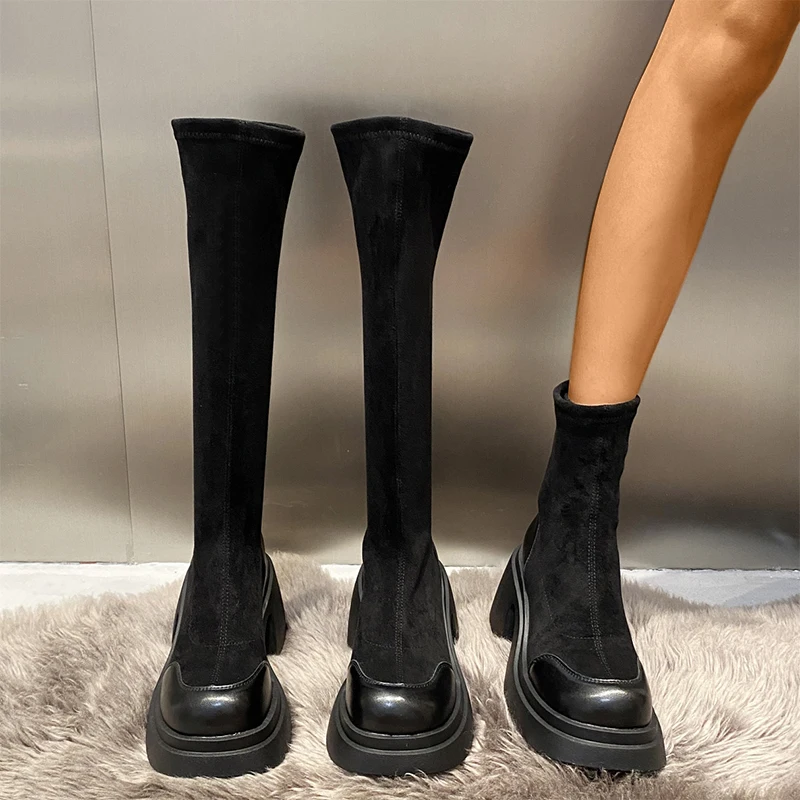 

Женские ботильоны из флока, на платформе и блочном каблуке