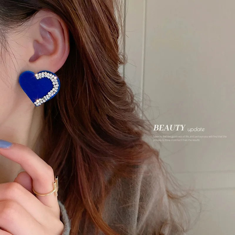 

Minar Vintage Klein Blue Color Plush Heart Shaped Earring for Women Shiny Rhinestones Panelled Love Dangle Earrings Daily Brinco