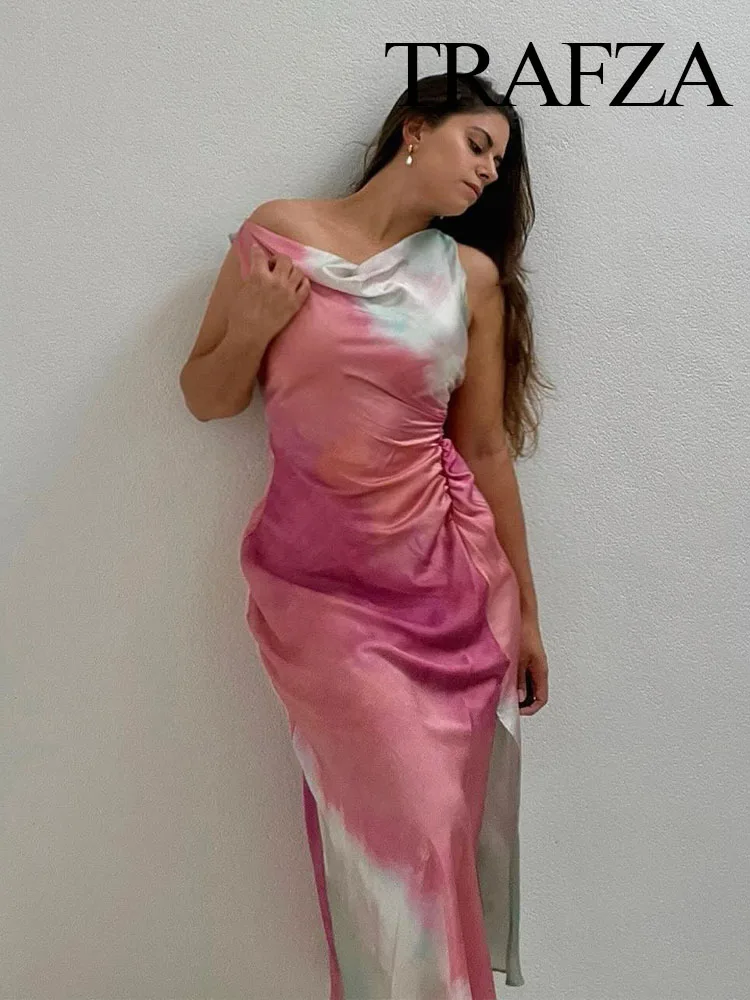 Платье женское атласное средней длины с принтом без рукавов