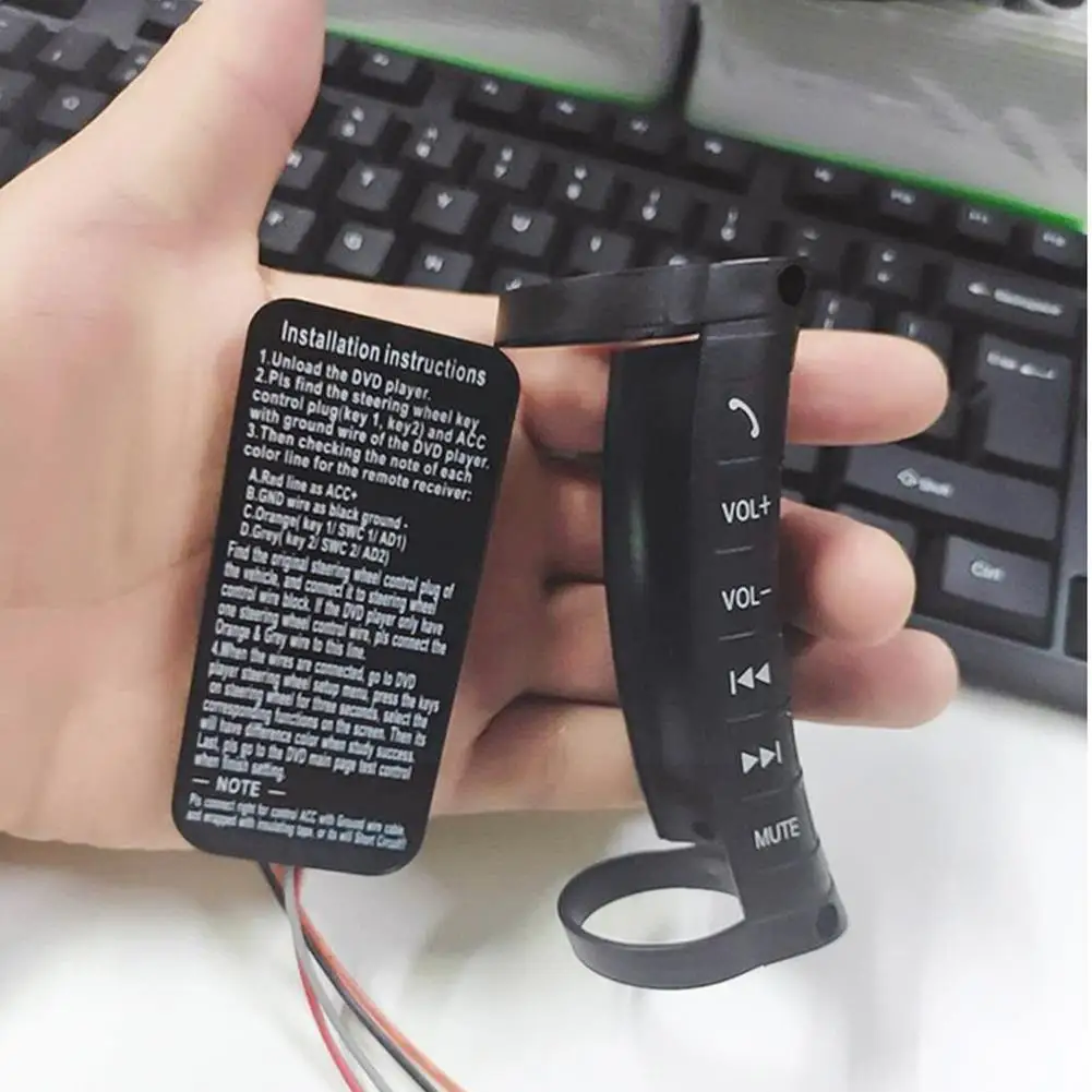 

Universal Multifunction Steering Wheel Controller Button Remote Wireless Controller 2 Control Steering Navigation DVD Din T7L0
