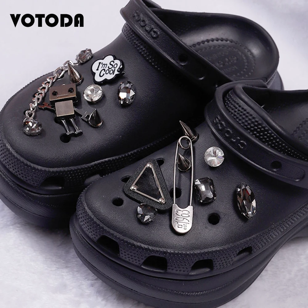 Punk Metal Robot Pin Croc Charms Rhinestones Rivet Chain Shoe Decoration Charm CROC JIBZ Clogs DIY DECOR Kids Women Girls Gifts