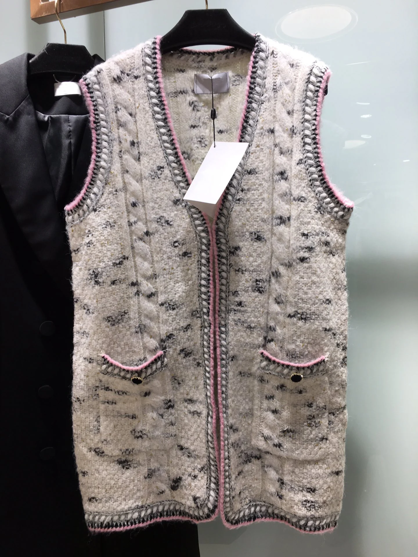 

New V-neck sleeveless tweed knitted waistcoat version of the slimming upper body great beauty