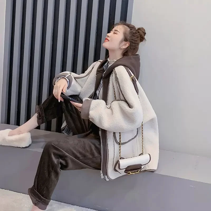 

Clearance and Leaking Large Size Women Clothing Niche Design Lamb Wool Short Coat 2022 Autumn and Winter Loose Age-reducing Tops