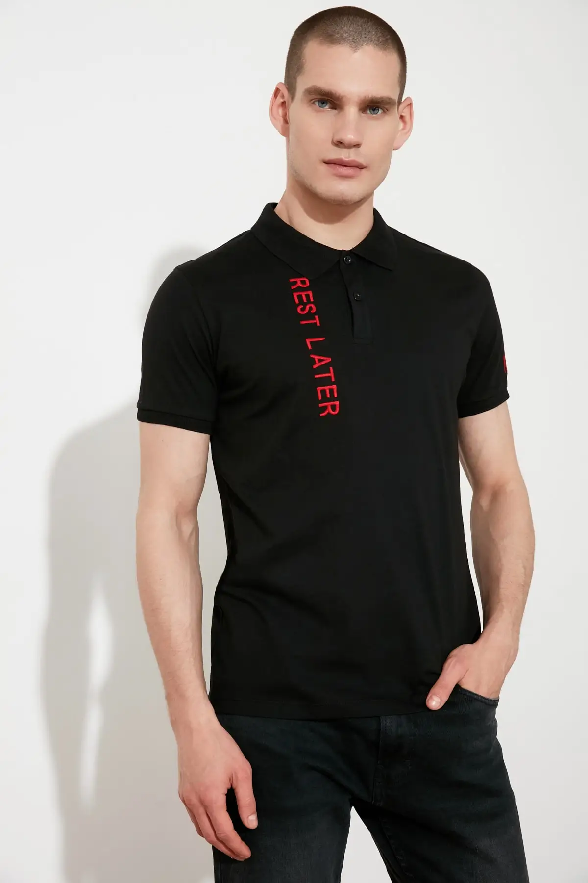 

Trendyol Men 'S Slim Fit Short-Sleeve Embroidered Polo Collar T-shirt TMNSS21PO0148
