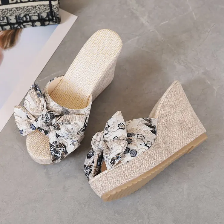 Шлепанцы женские на платформе сандалии высоком каблуке пляжные шлепанцы