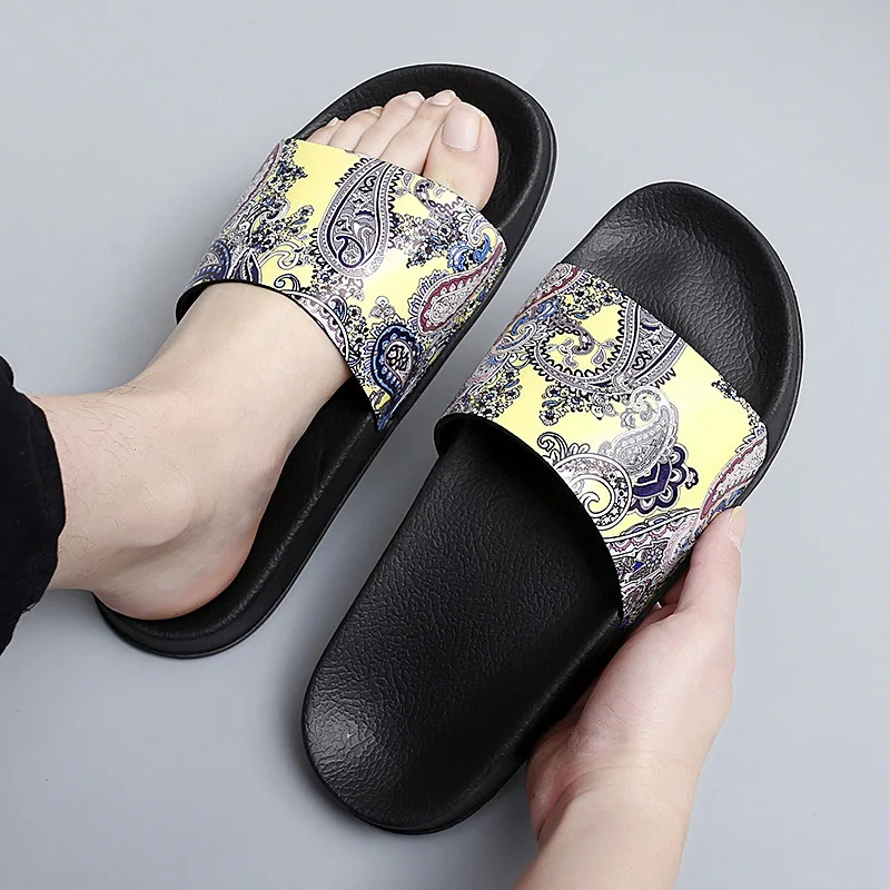 

Men's Summer Slipper 2023 Luxury Designer Indoor House Beach Casual Walking Rubber Bathroom Shoes For Home Man Slippers Chinelos