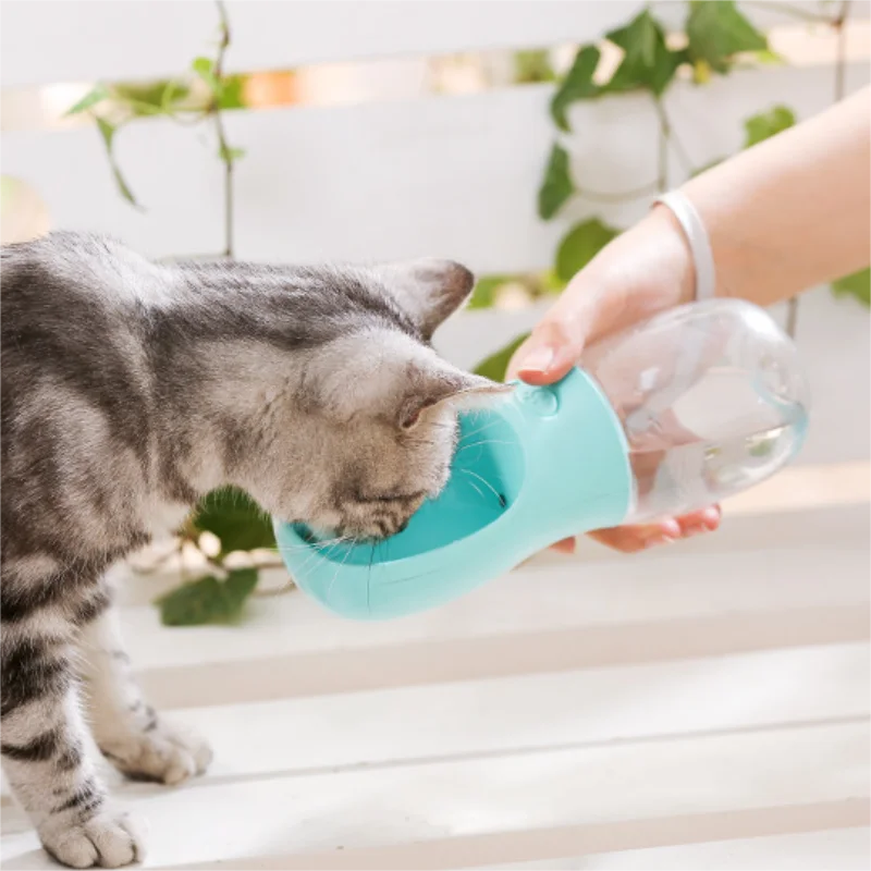 

Pet cups go out water cups outdoor portable travel water bottle dog drinking water cat water bottle supplies