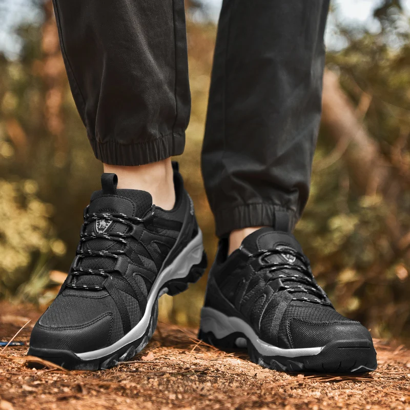 R. Xjian New Low Top Men's Outdoor Walking BreathableAnd Comfortable Sports Leisure Wear Resistant Motorcycle Climbing Shoes