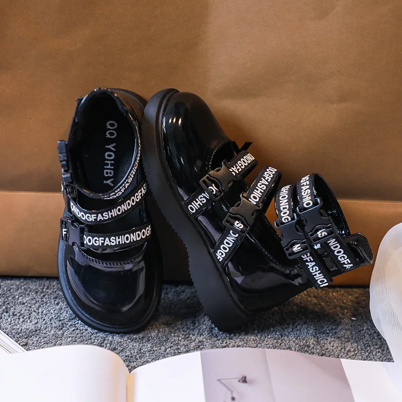 

Детские модные ботинки на ремешке для мальчиков, Новинка лета 2022, Прямая поставка в корейском ретро-стиле, однотонные черные Нескользящие Г...