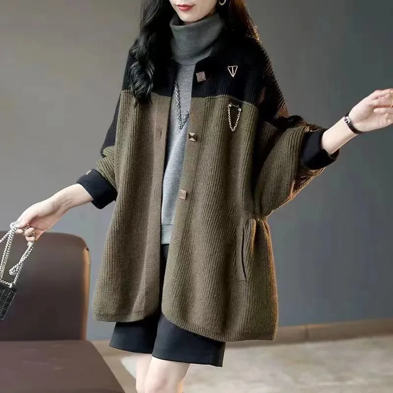 

Осень-зима, женская трикотажная одежда средней длины, новинка 2023, модная свободная ветровка, плотные топы с двубортным рядом пуговиц, пальто...