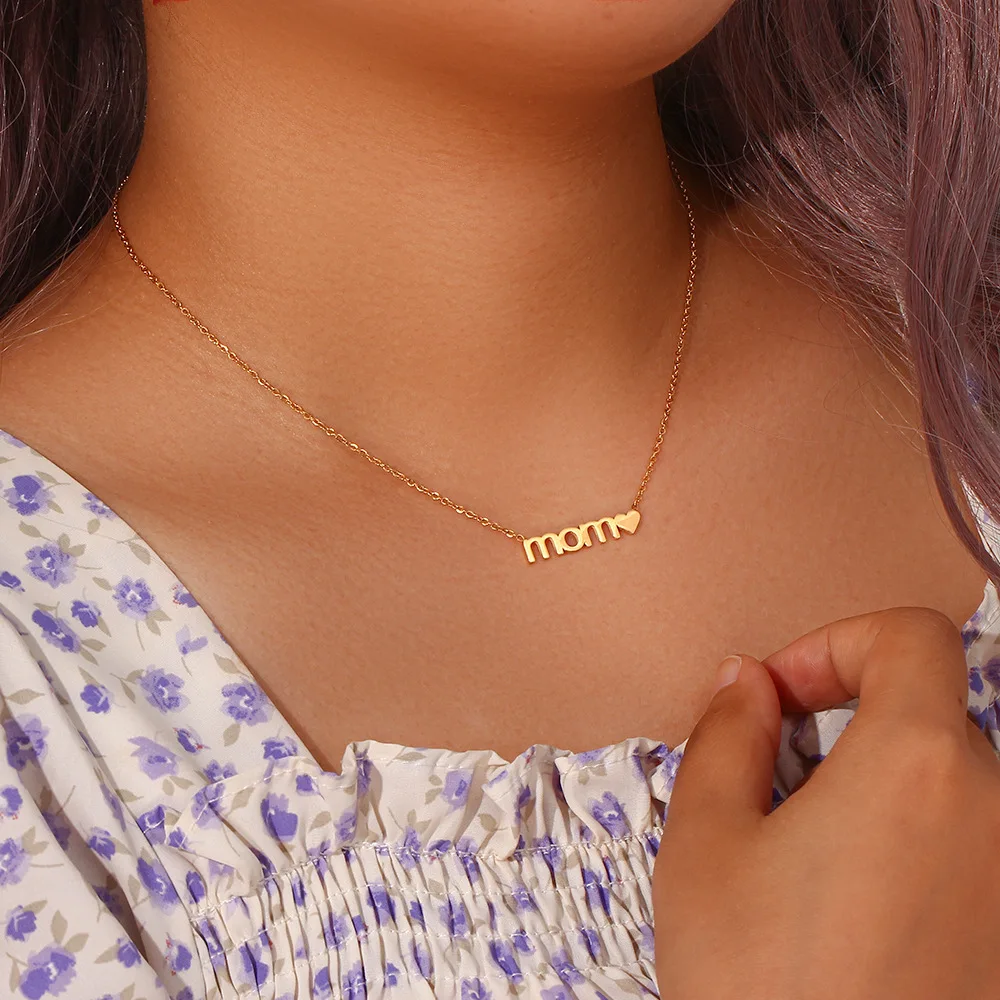 

Stylish Simple Letter Mom Heart Pendant Stainless Steel Link Chain Collar Necklace Golden Ladies Trendy Mother's Day gifts