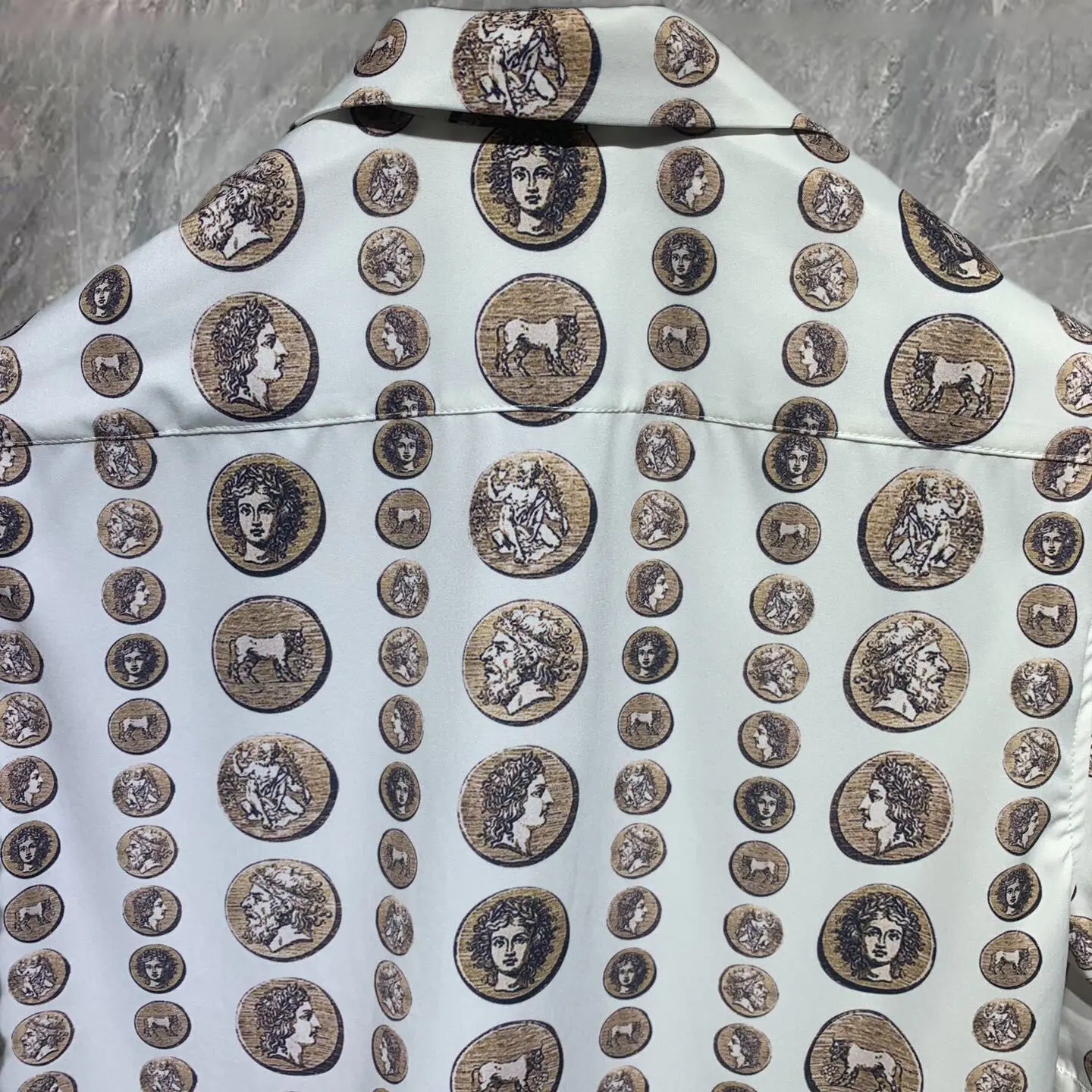 Рубашка в горошек с коротким рукавом для отдыха