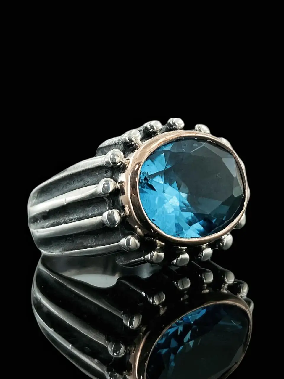 

Custom Design Hand Generation Blue Topaz 925 Sterling Silver Ring