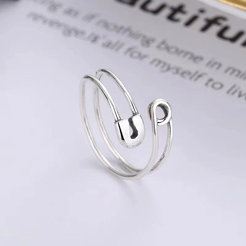 

Retro Vintage Vintage Pin Tail Ring with A Niche Design That Can Adjust The Cool and Cool Temperament Through The Opening