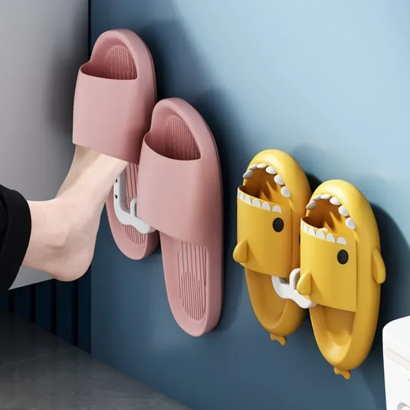 

3pcs No Punching SlippersRack Bathroom Slipper Hook Wall Mounted Bedroom Neat Storage Shoe Drying Rack Toilet Drainage Rack