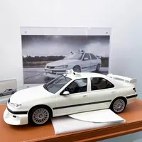 Коллекционная модель Taxi, 1/18#1