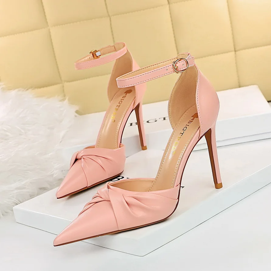 

Женские Плиссированные туфли на высоком каблуке, элегантные туфли-лодочки с острым носком и ремешком на щиколотке, Свадебная обувь для неве...